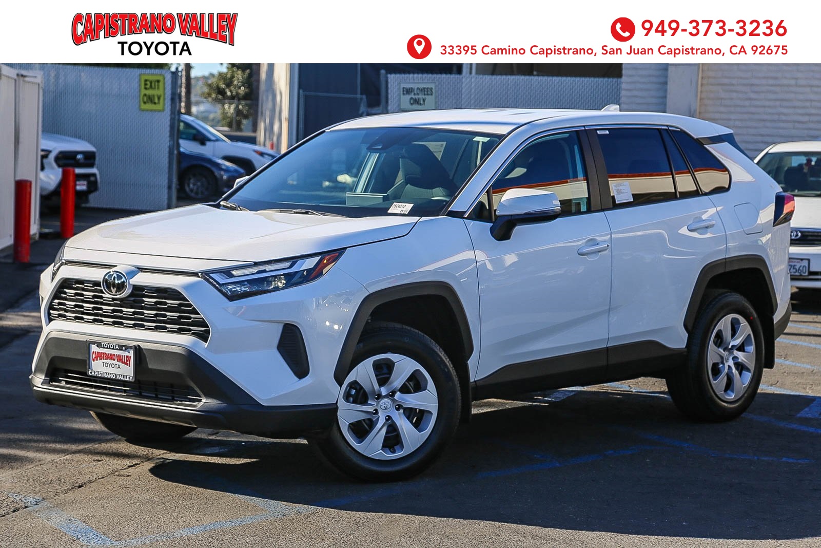 2025 Toyota RAV4 LE's photo