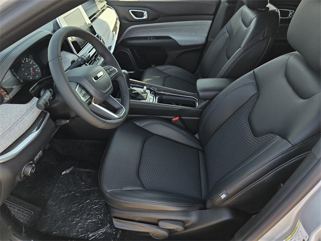 2025 Jeep Compass North Edition Latitude photo 9