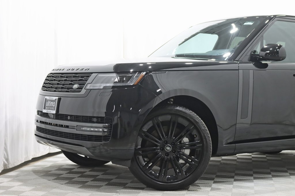 2023 Land Rover Range Rover SE photo 2