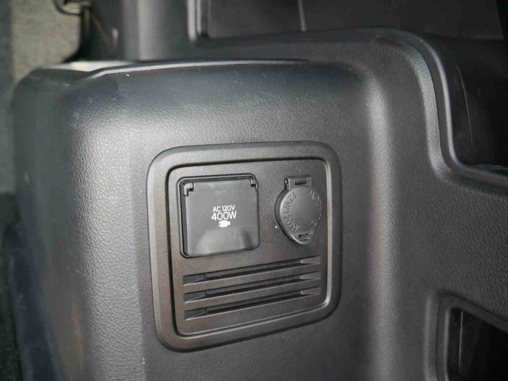 2024 Toyota 4Runner SR5 Premium photo 7