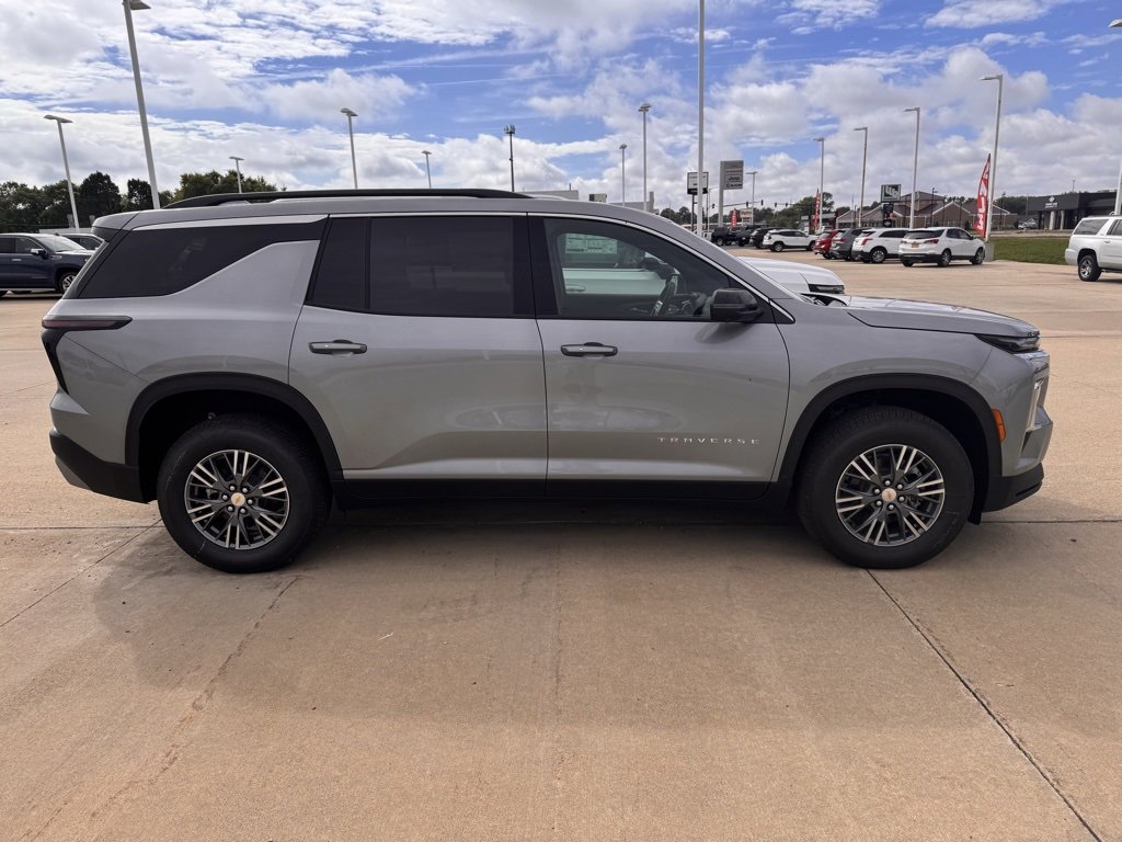 2026 Chevrolet Traverse photo 4