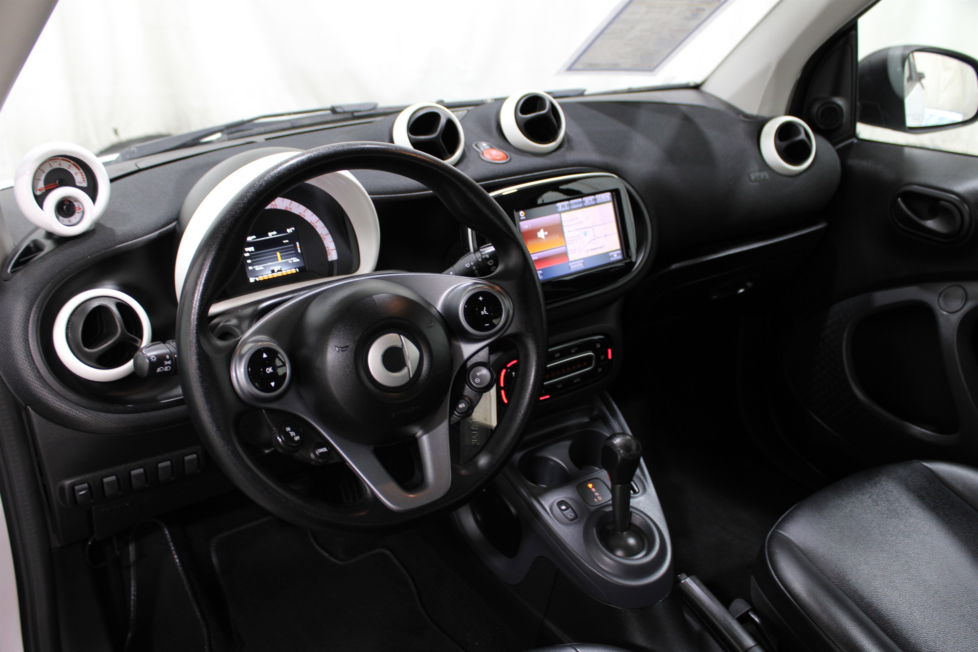 2016 Smart Fortwo photo 2