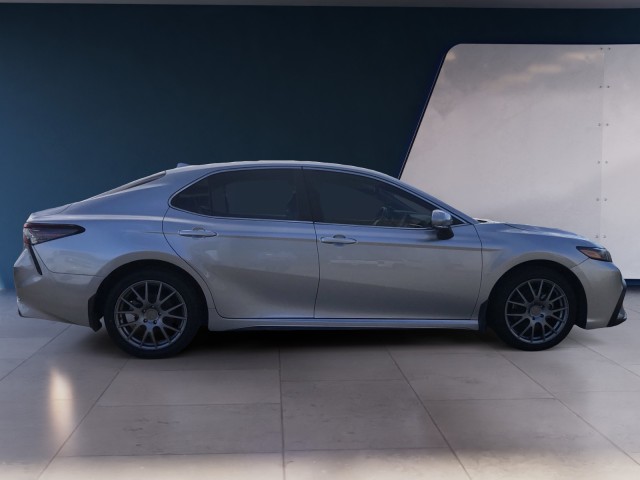 2023 Toyota Camry Hybrid SE photo 6