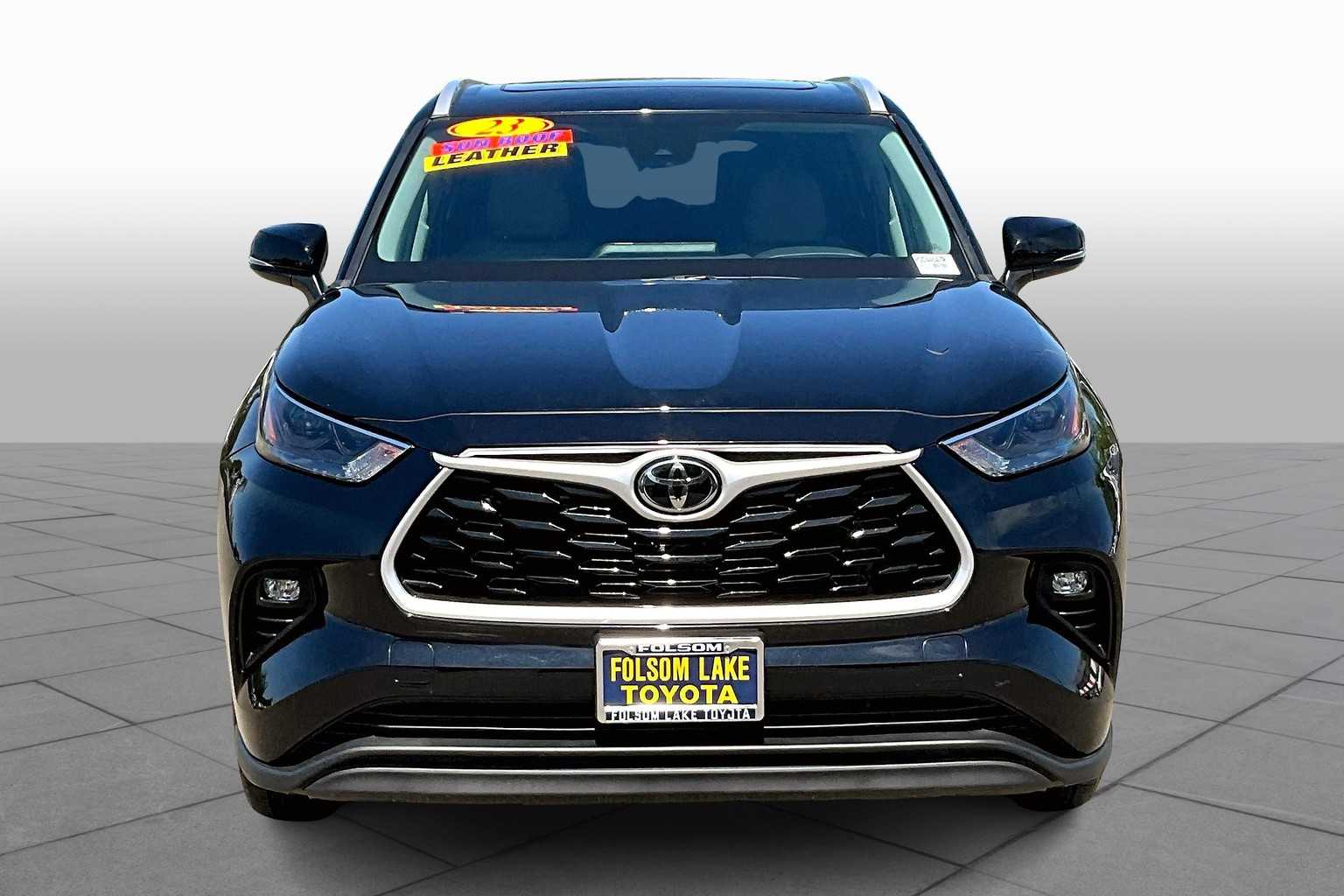 2023 Toyota Highlander XLE photo 3