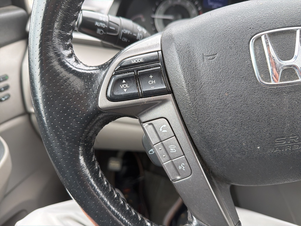 2014 Honda Odyssey Touring photo 18