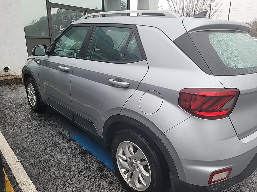 2020 Hyundai Venue SEL Denim photo 2