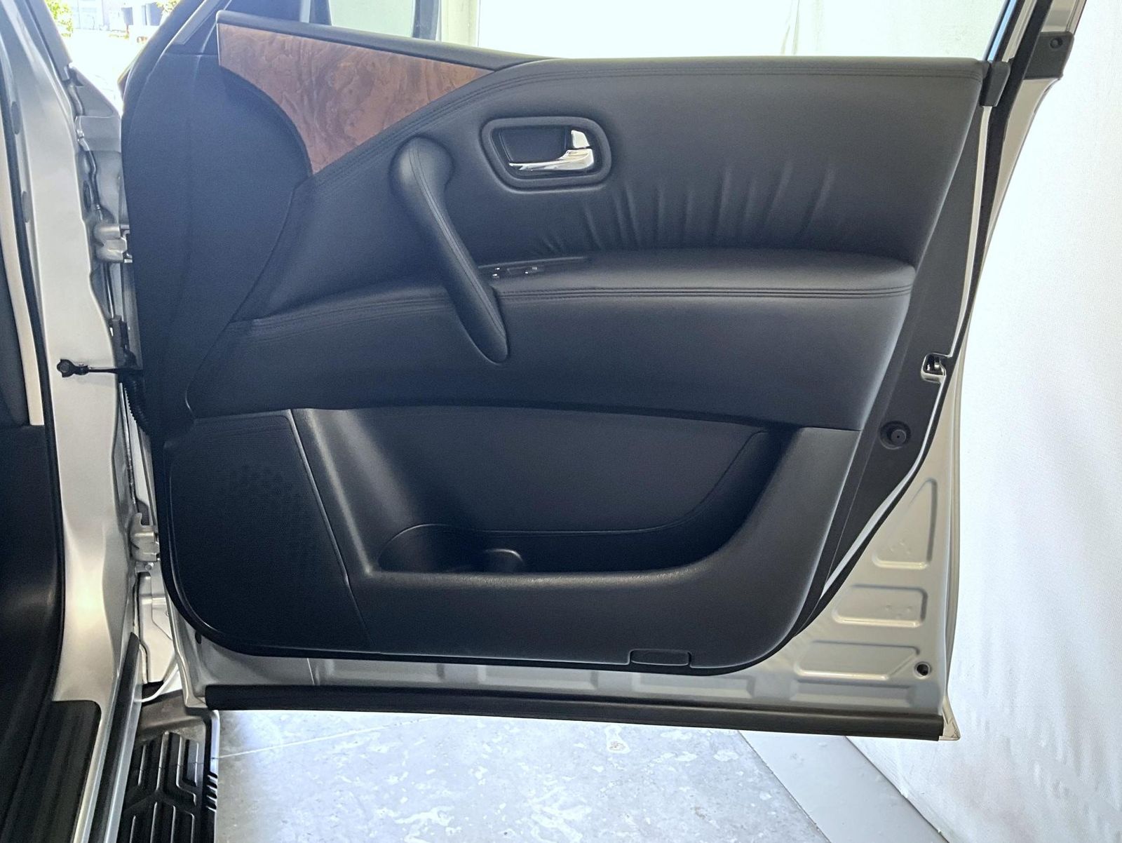 2024 Nissan Armada SL photo 15