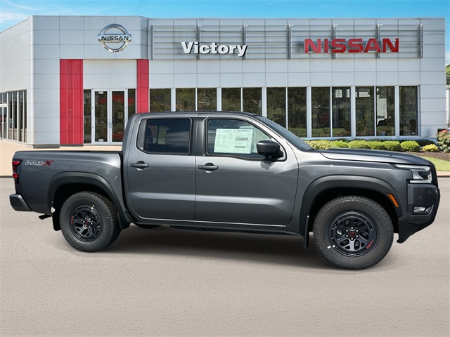 2025 Nissan Frontier Crew Cab PRO-X photo 2