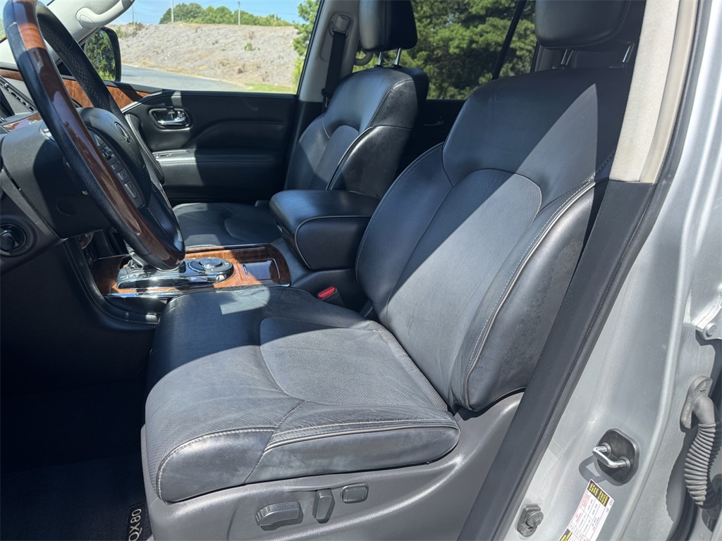 2019 Infiniti QX80 Luxe photo 17
