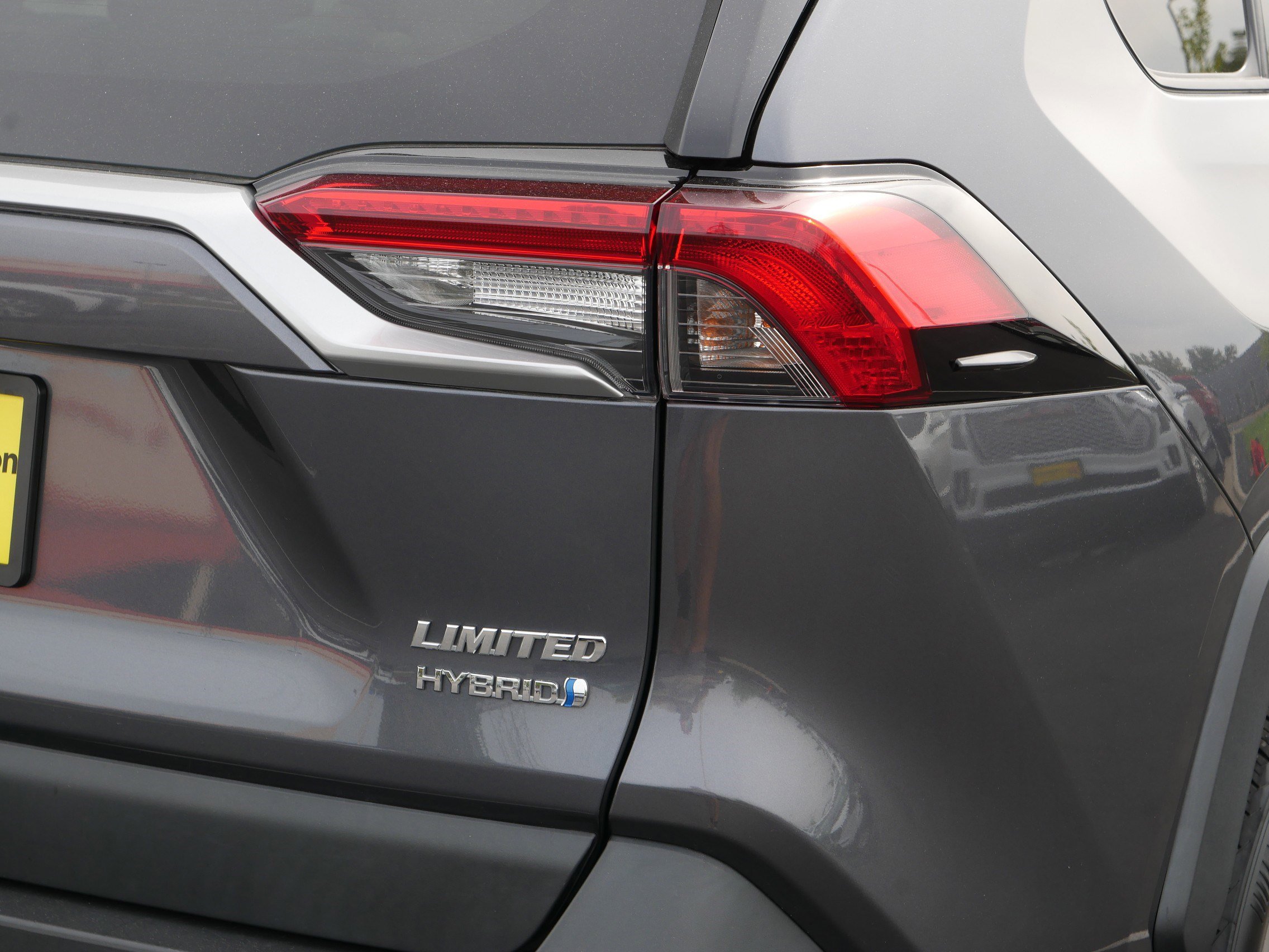 2019 Toyota RAV4 Hybrid Limited photo 15