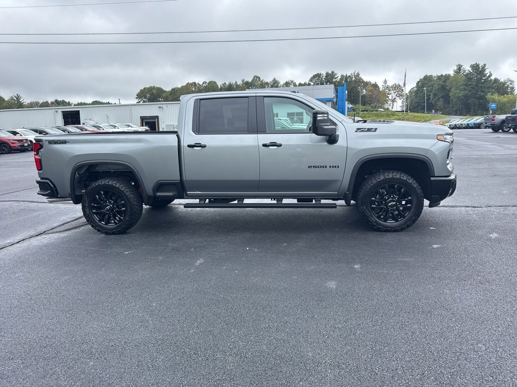 2026 Chevrolet Silverado 2500HD LT photo 4
