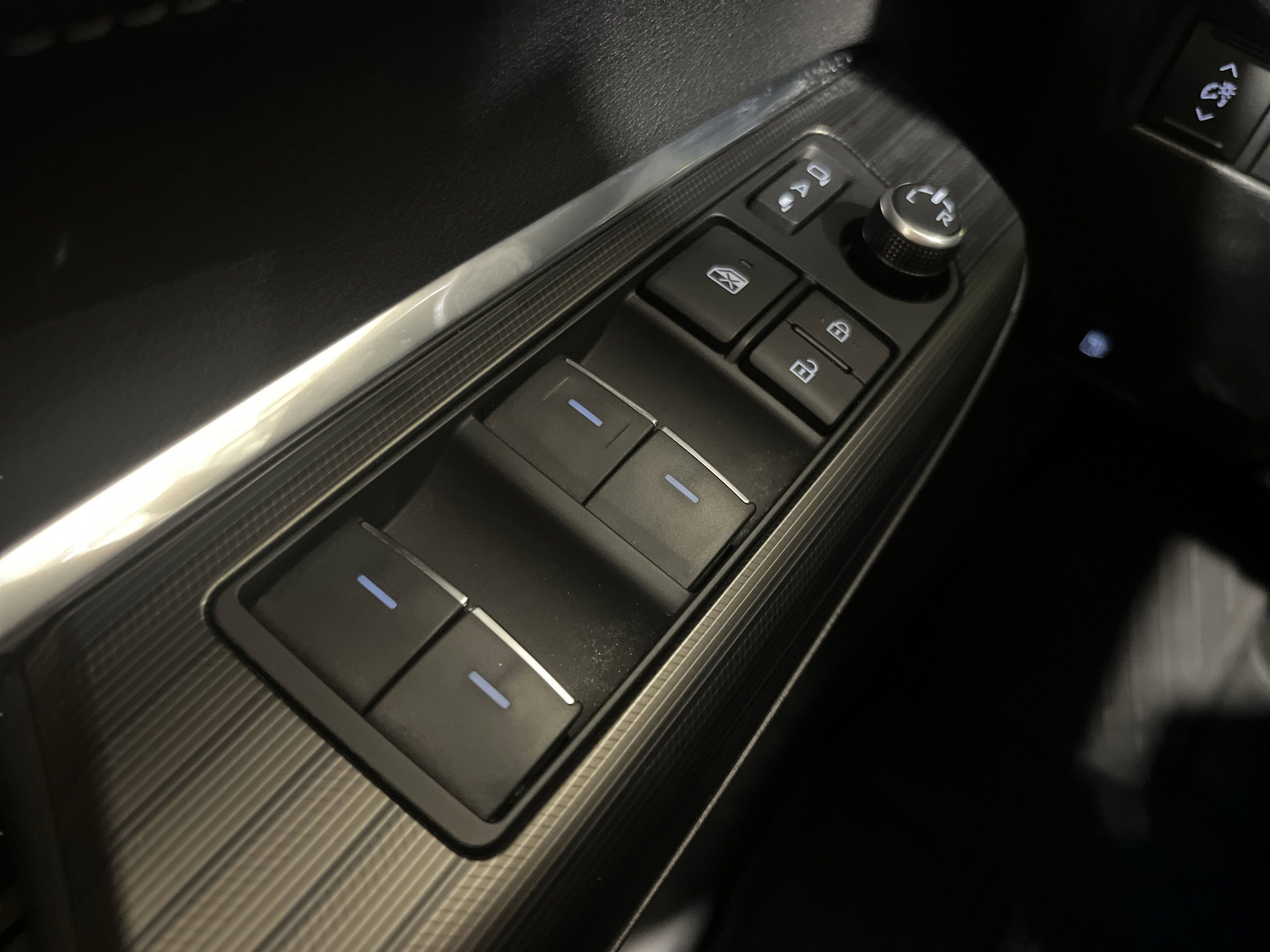 2024 Toyota Venza Limited photo 19