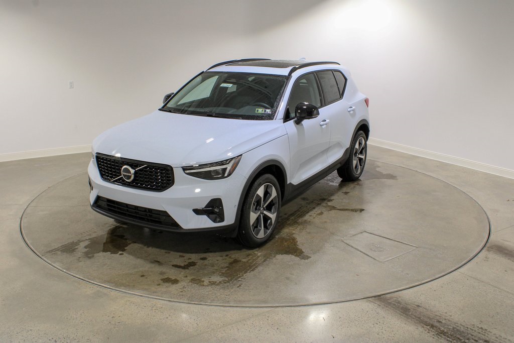 2026 Volvo XC40 Plus's photo