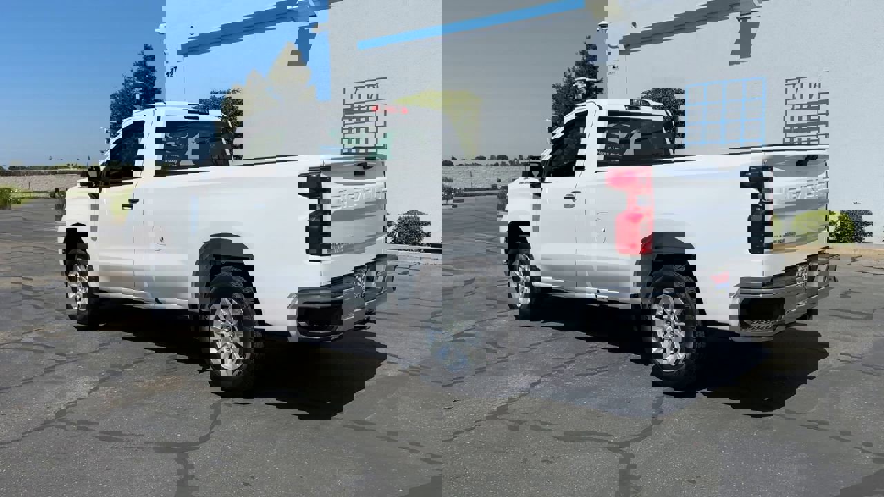 2024 Chevrolet Silverado 1500 photo 4