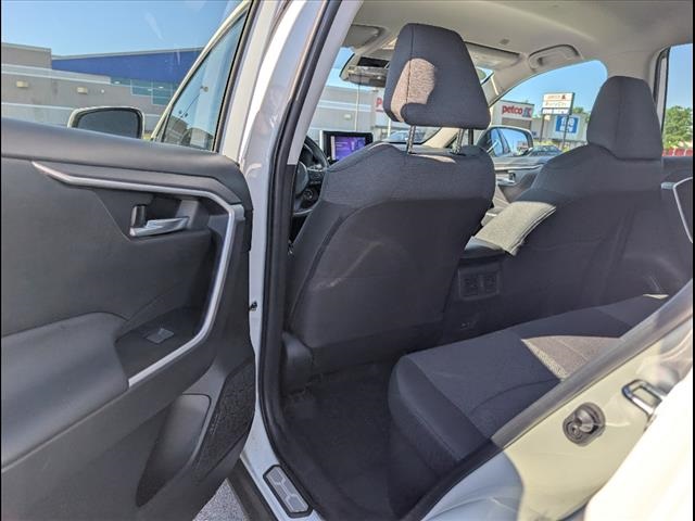 2023 Toyota RAV4 Hybrid photo 16