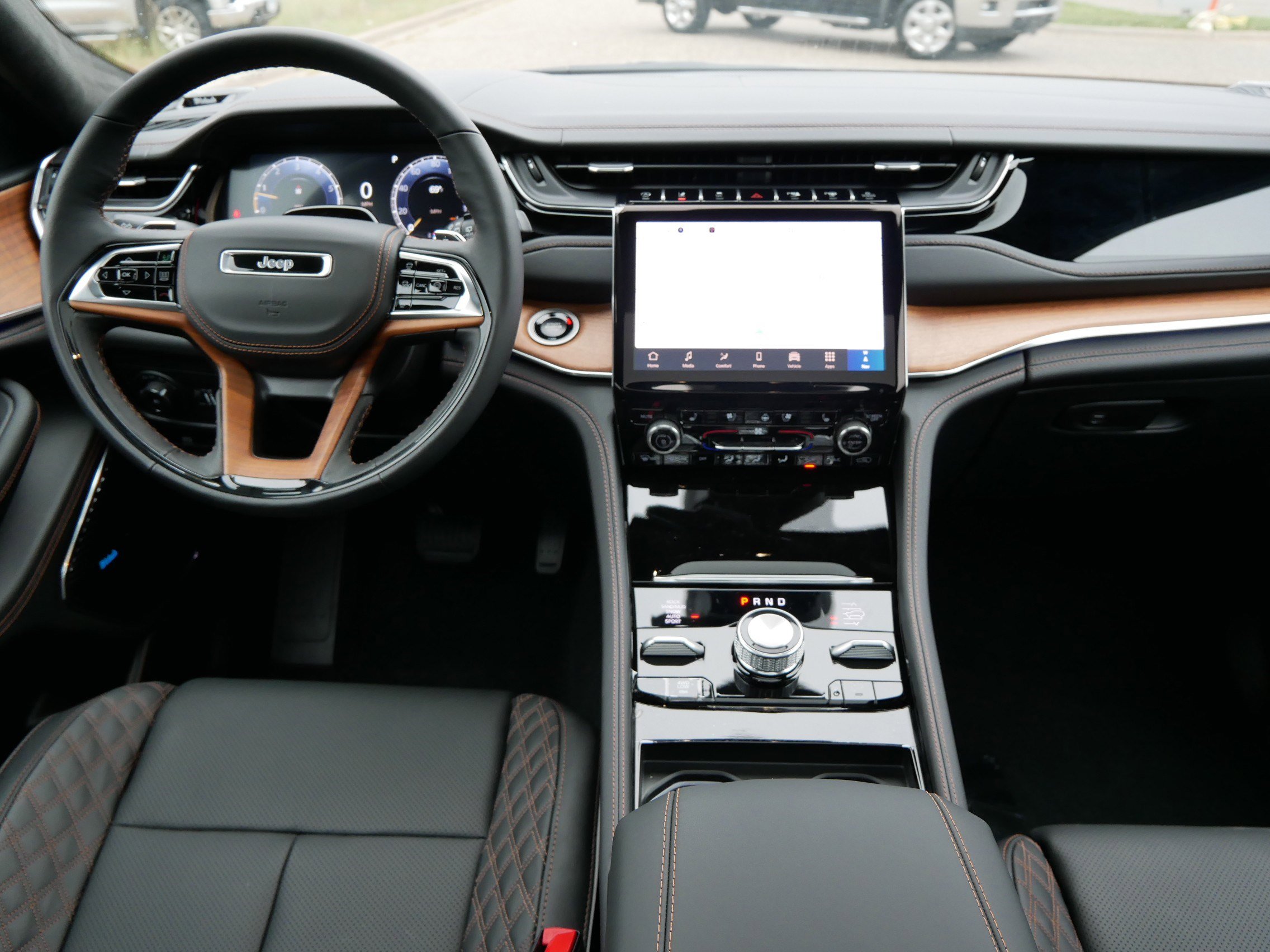2025 Jeep Grand Cherokee Summit Reserve photo 5
