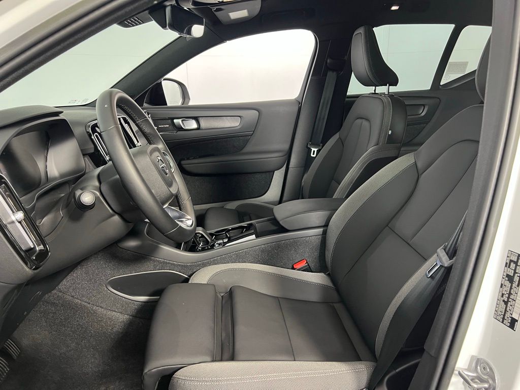 2023 Volvo XC40 Recharge Ultimate photo 20