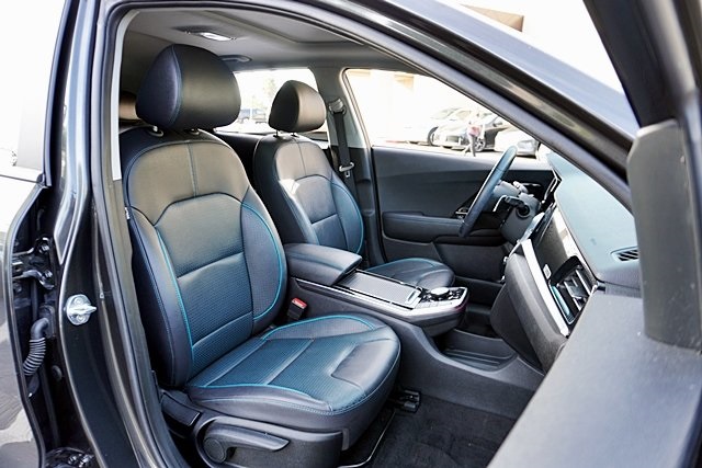 Used 2022 Gray Kia EX Premium image 12