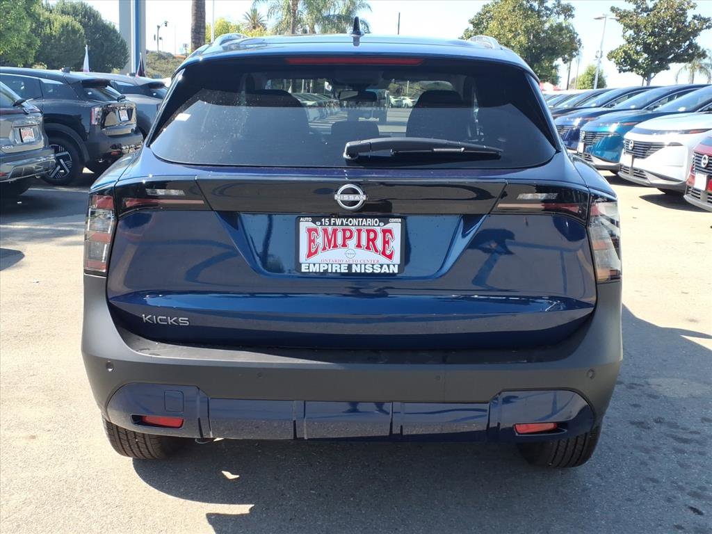 2026 Nissan Kicks SV photo 2