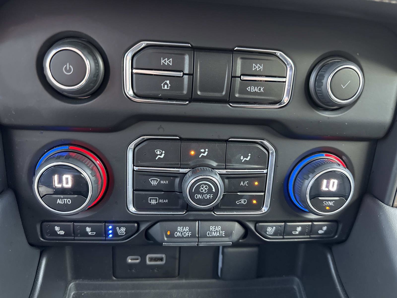 2023 Chevrolet Tahoe High Country photo 24