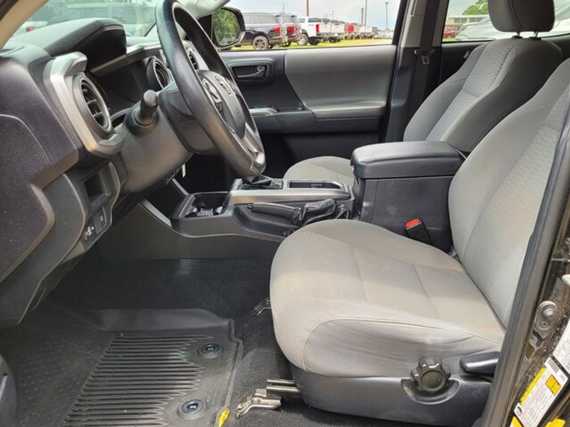 2019 Toyota Tacoma SR5 photo 5