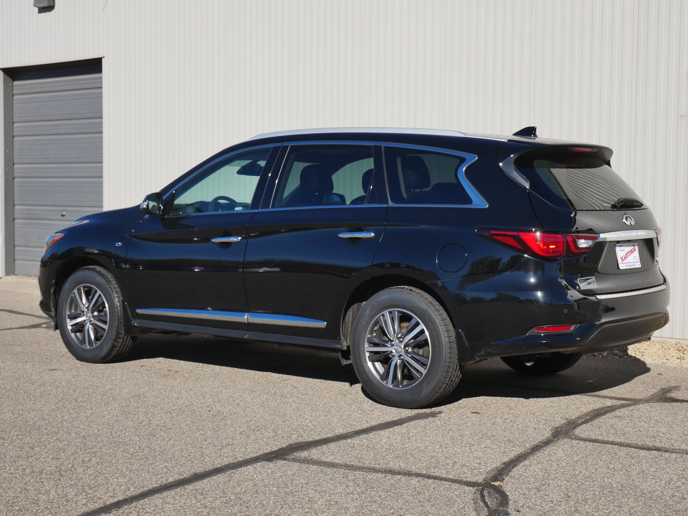 2019 Infiniti QX60 Luxe photo 3