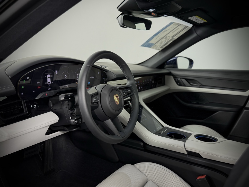 2024 Porsche Taycan photo 4