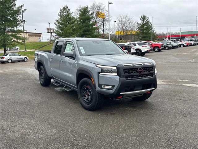 2026 Nissan Frontier Crew Cab PRO-4X photo 2