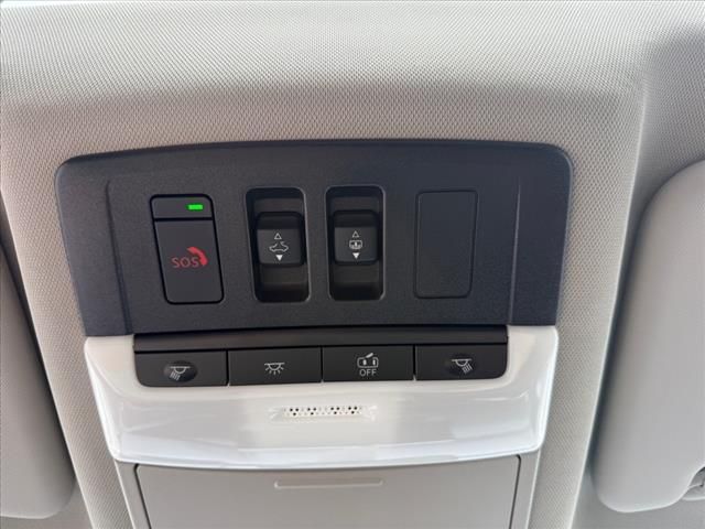 2025 Nissan Rogue SL photo 13