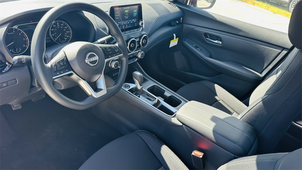 2025 Nissan Sentra SV photo 10