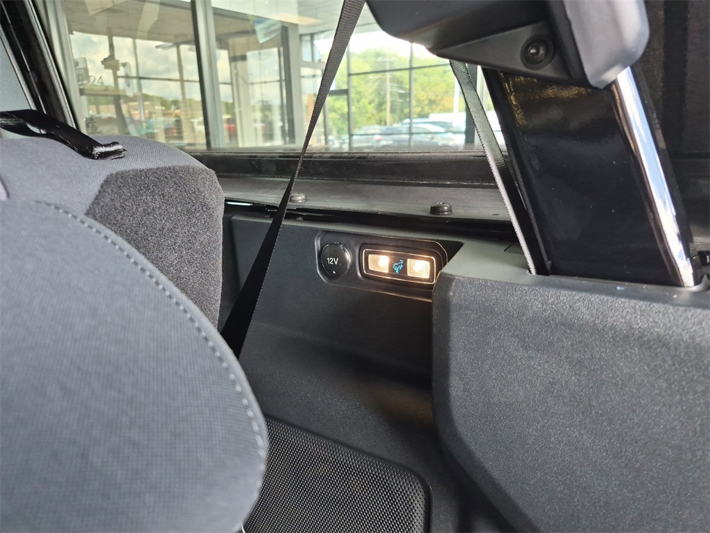 2025 Ford Bronco Base photo 14