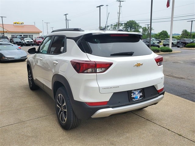 2026 Chevrolet Trailblazer LT photo 3