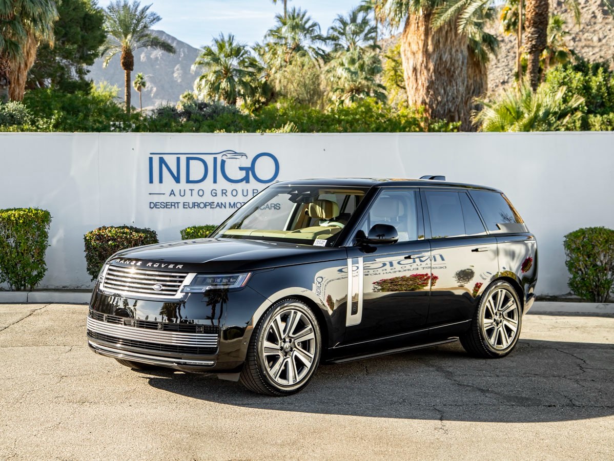 2025 Land Rover Range Rover SV's photo