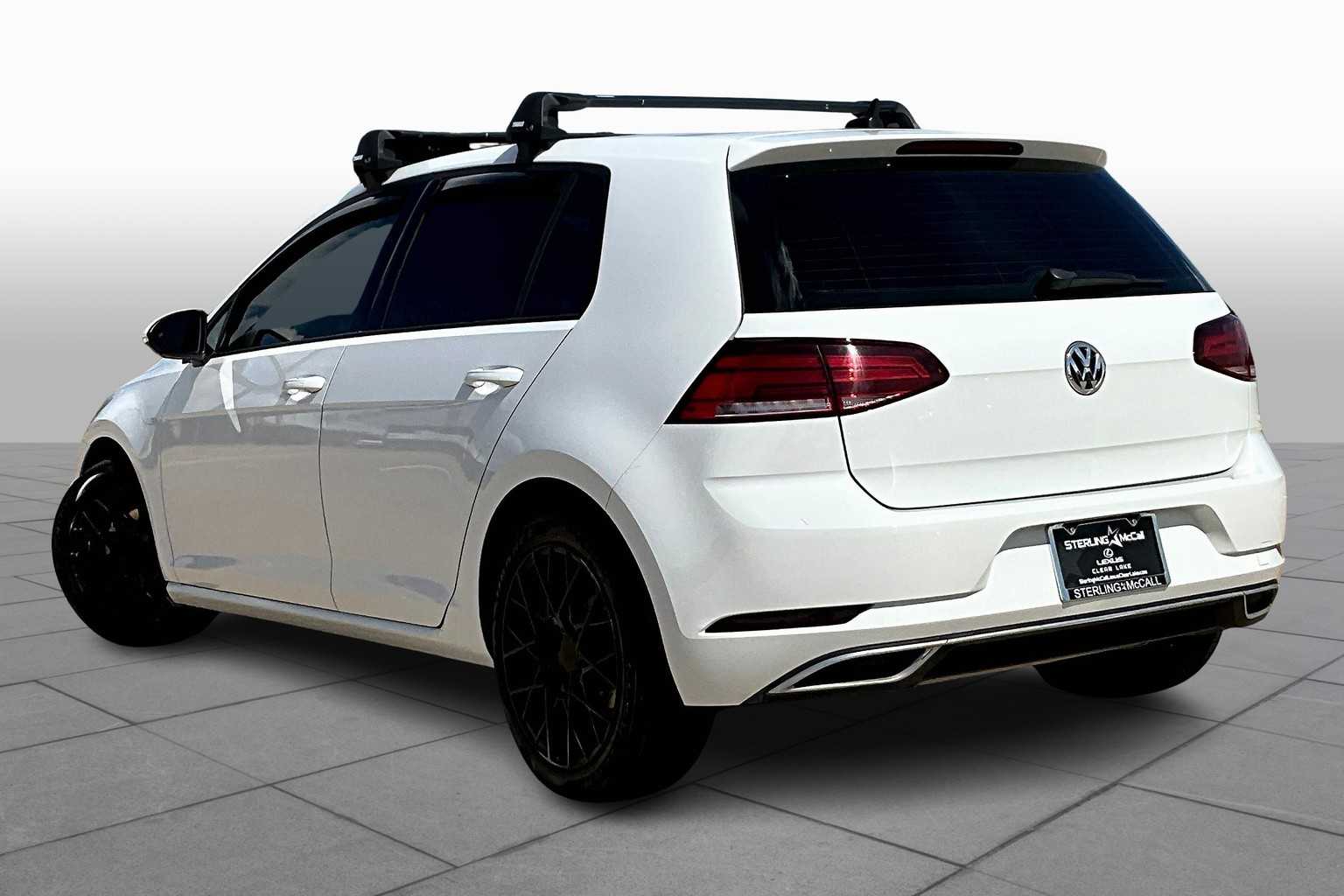 2021 Volkswagen Golf TSI photo 10