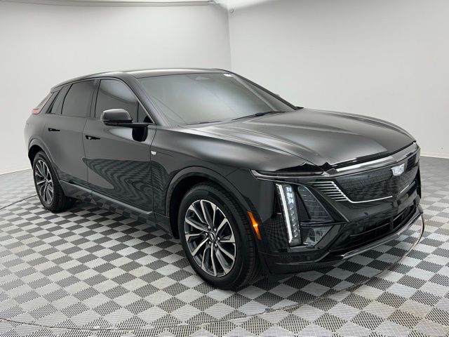 2024 Cadillac Lyriq Sport photo 2