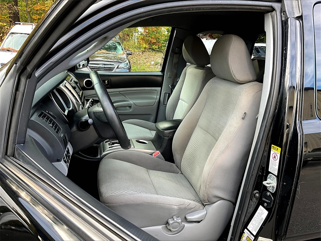 2013 Toyota Tacoma Base 4x4 Access Cab photo 10