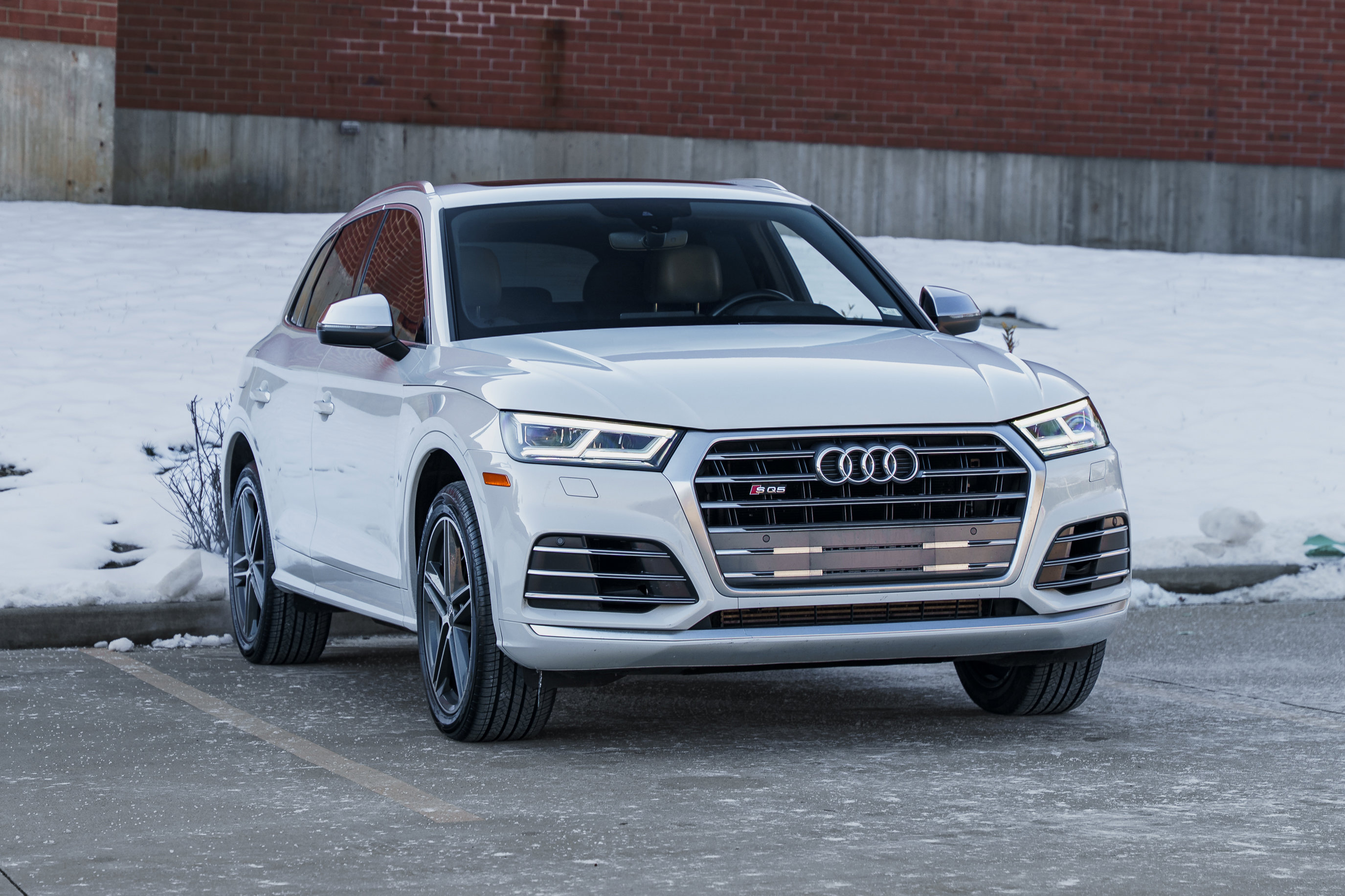 2020 Audi SQ5 Premium Plus photo 2