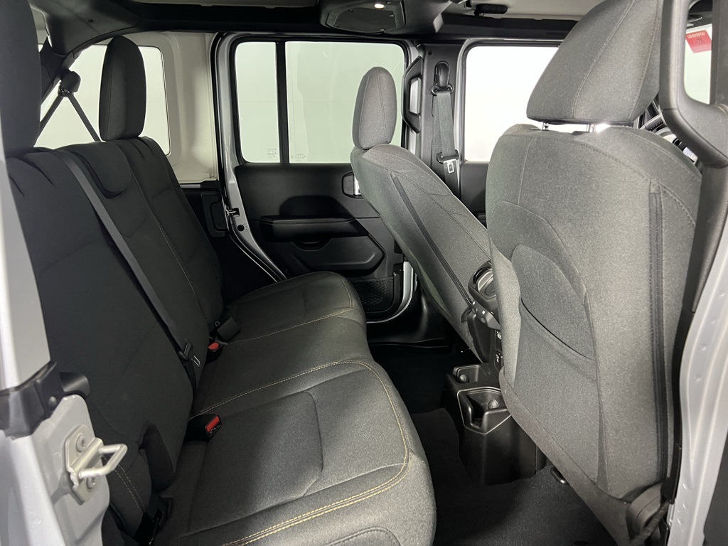 2024 Jeep Wrangler Sahara photo 26