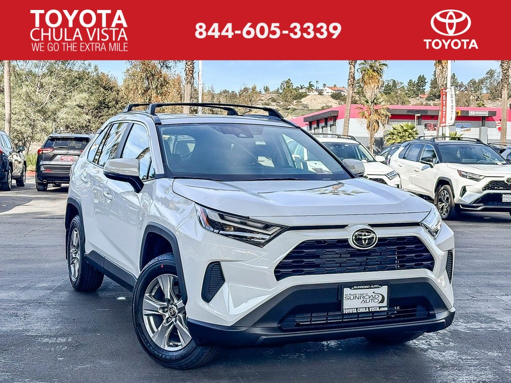 2025 Toyota RAV4 XLE's photo
