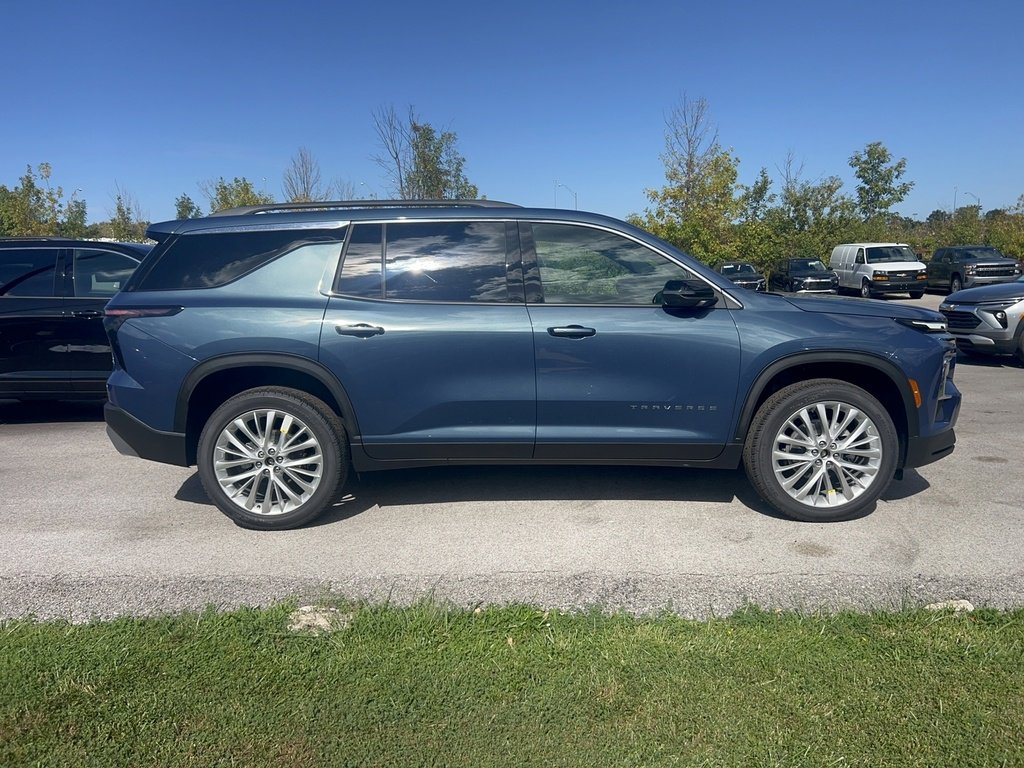 2026 Chevrolet Traverse photo 2