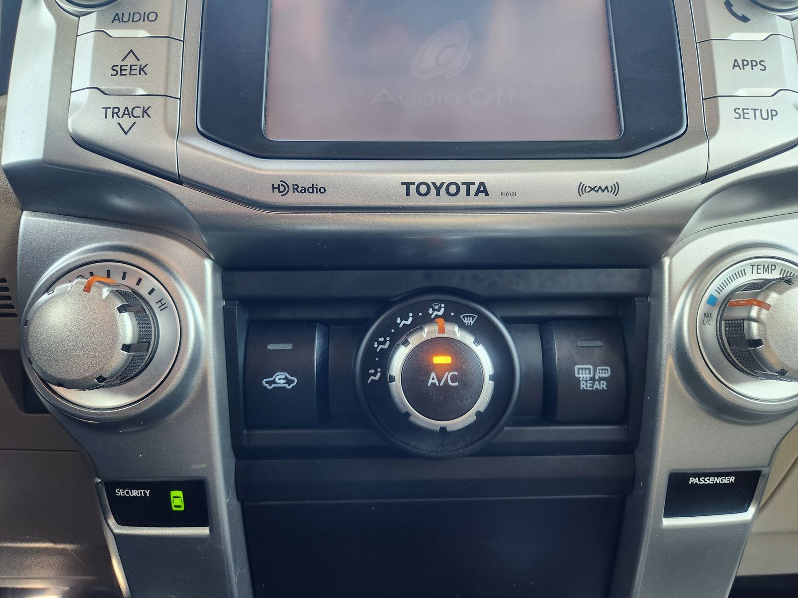 2013 Toyota 4Runner SR5 photo 18
