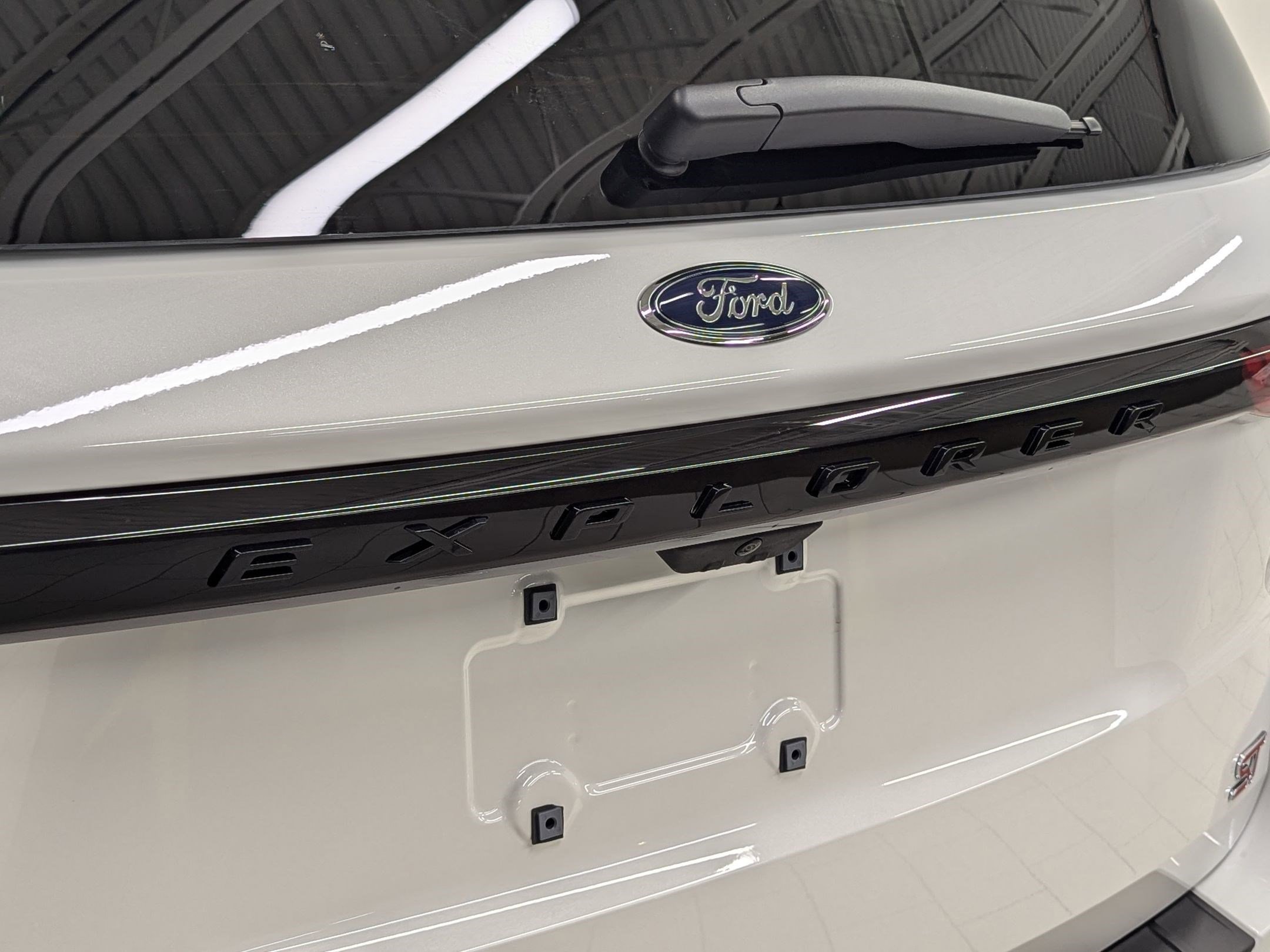 2025 Ford Explorer ST photo 32