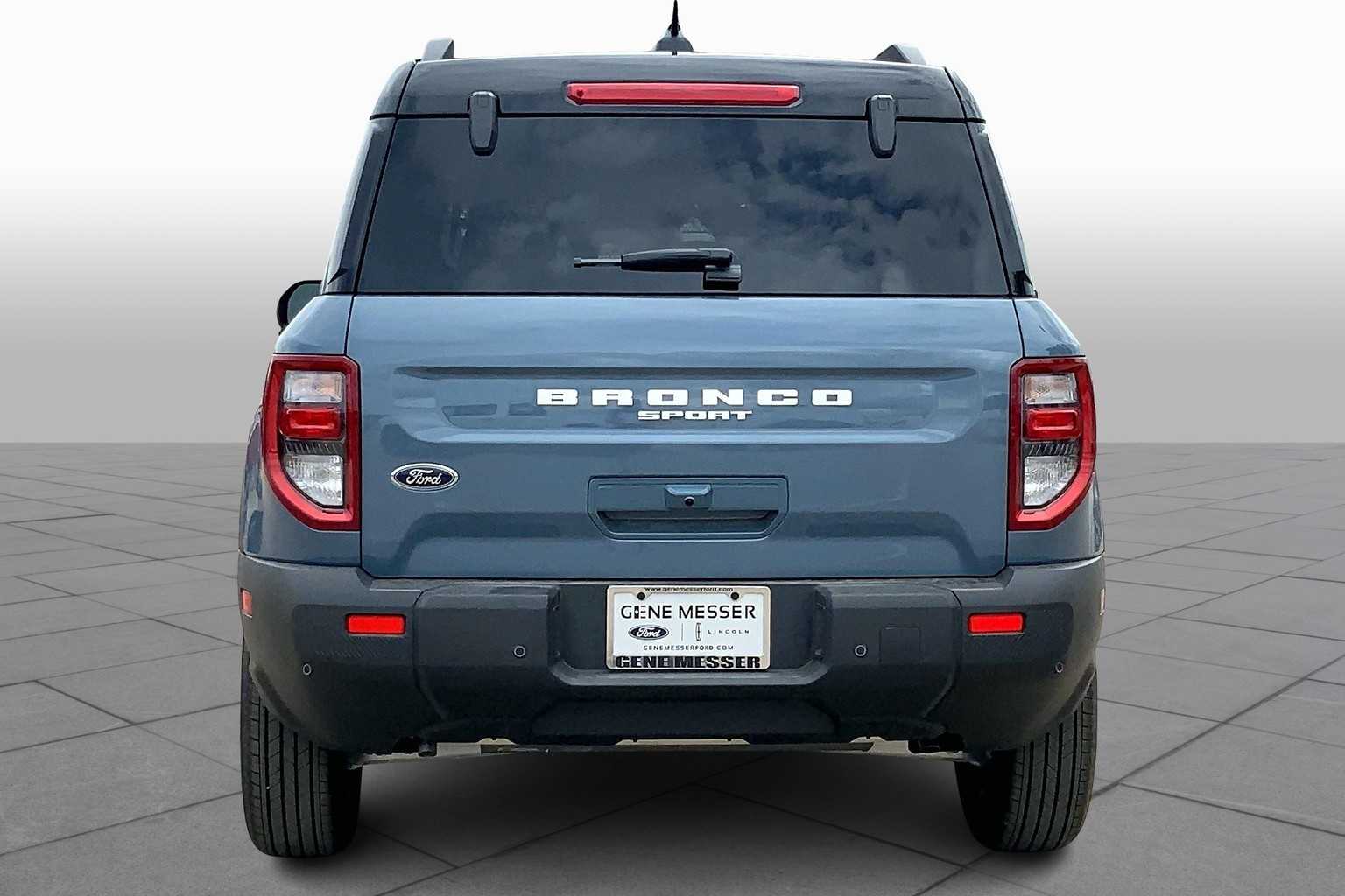 2025 Ford Bronco Sport Outer Banks photo 4