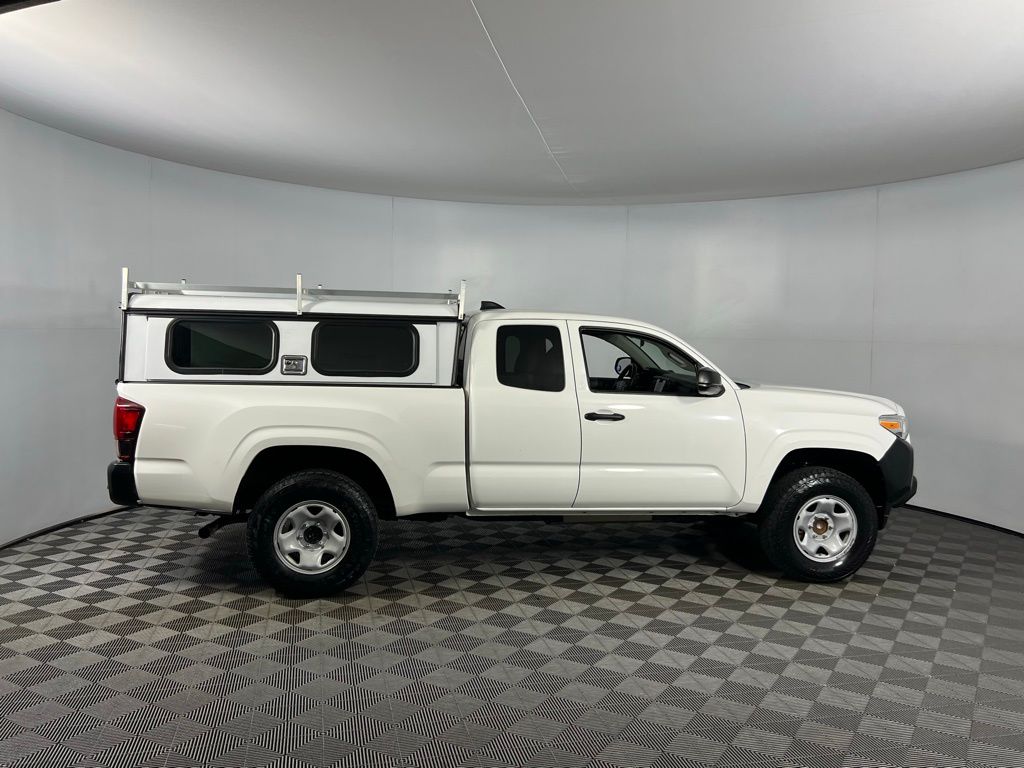 2022 Toyota Tacoma SR photo 3