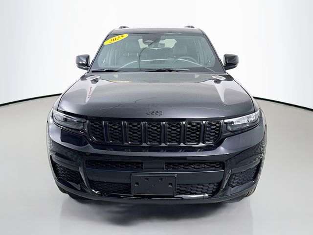 2025 Jeep Grand Cherokee Altitude photo 2
