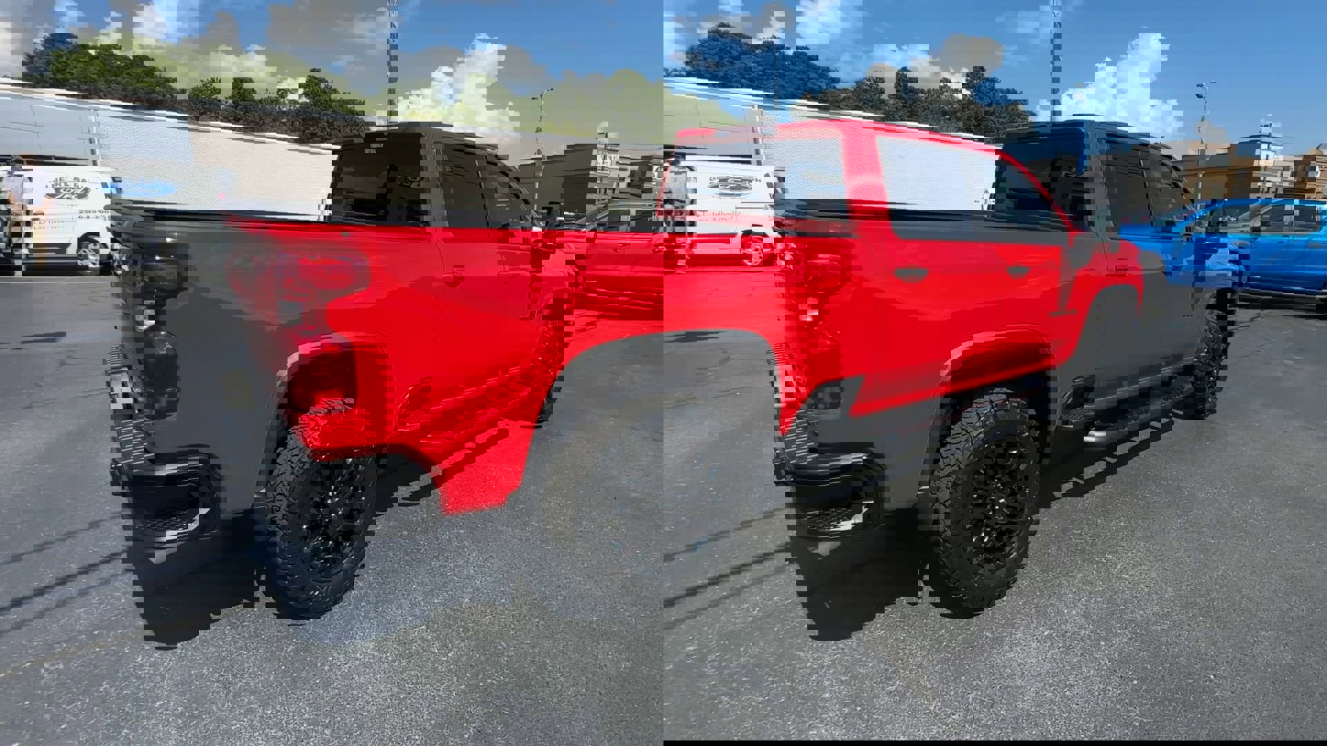 2024 Chevrolet Silverado 2500HD Custom photo 8