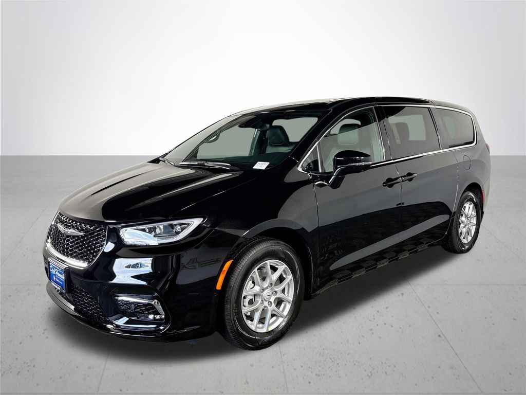 2026 Chrysler Pacifica photo 2