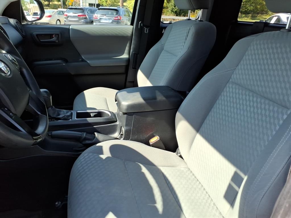 2021 Toyota Tacoma SR 4x4 photo 10