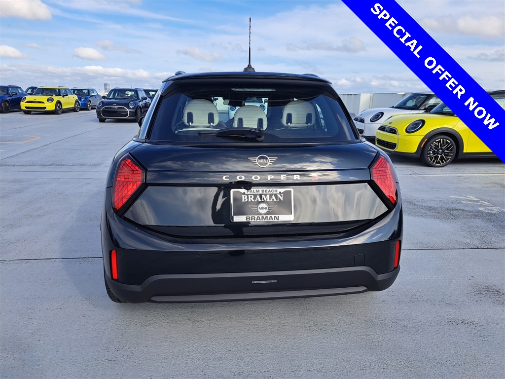 2025 Mini Cooper 4 Door Hardtop Signature photo 4