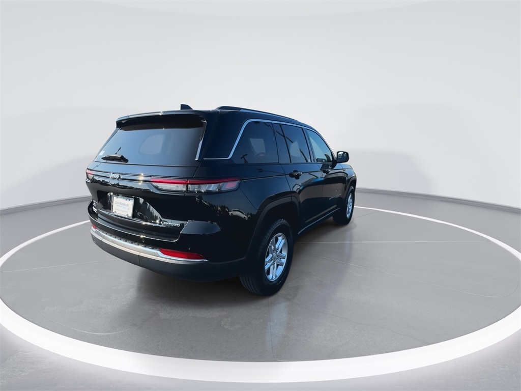 2023 Jeep Grand Cherokee Laredo photo 7